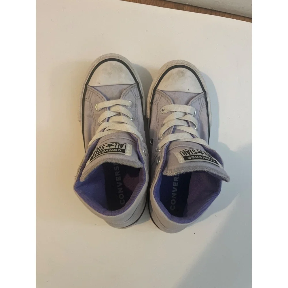 Converse youngster casual